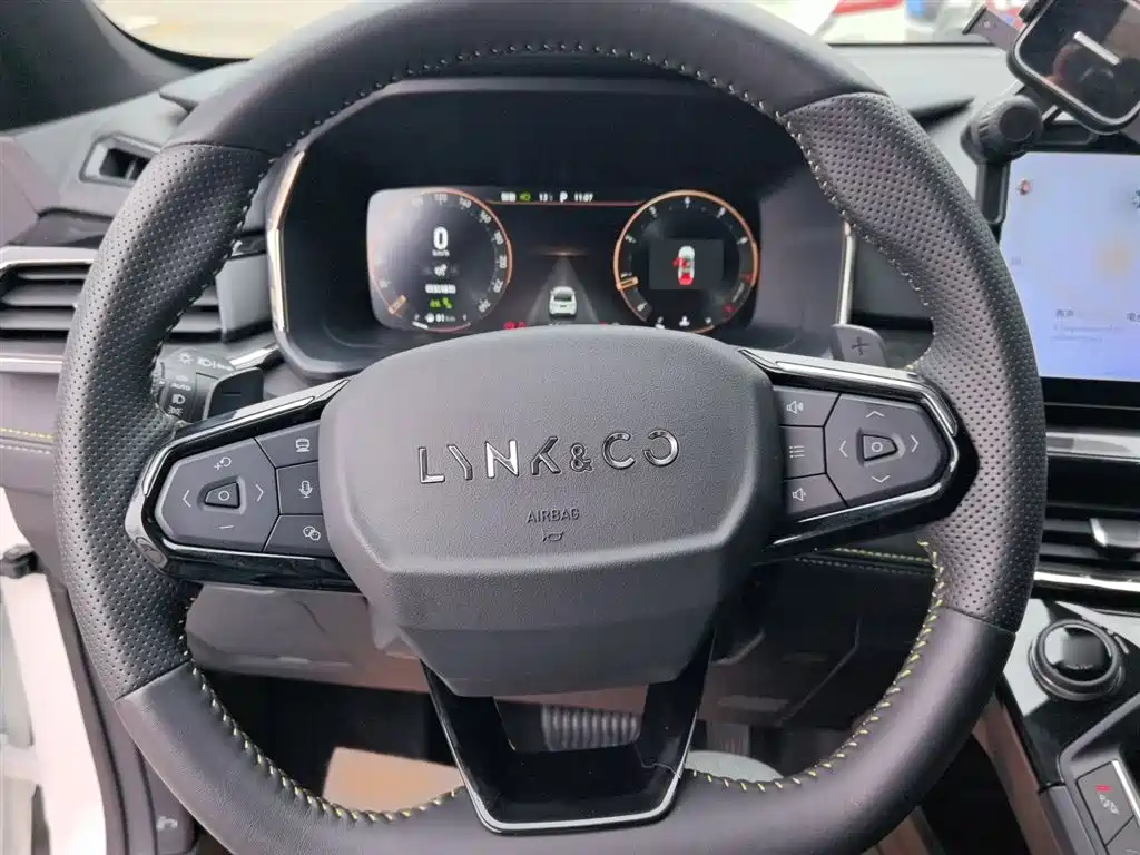 Lynk & Co 06 2023 Remix 1.5T Power Halo фото 4