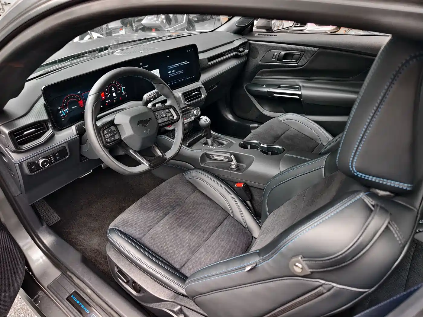 Ford Mustang 2024 5.0L V8 Dark Horse фото 4