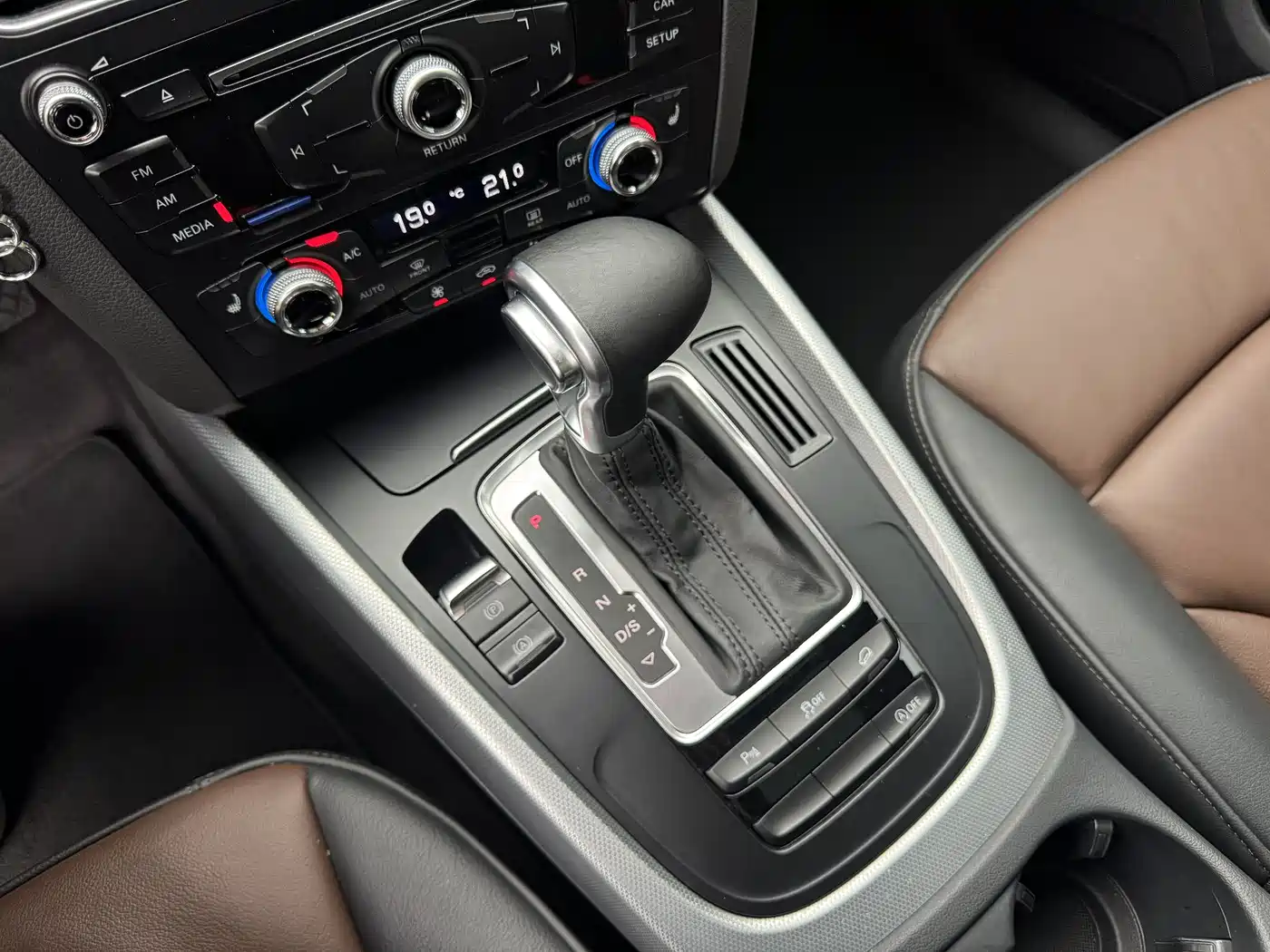 Audi Q5 2016 40 TFSI Technology Model фото 12