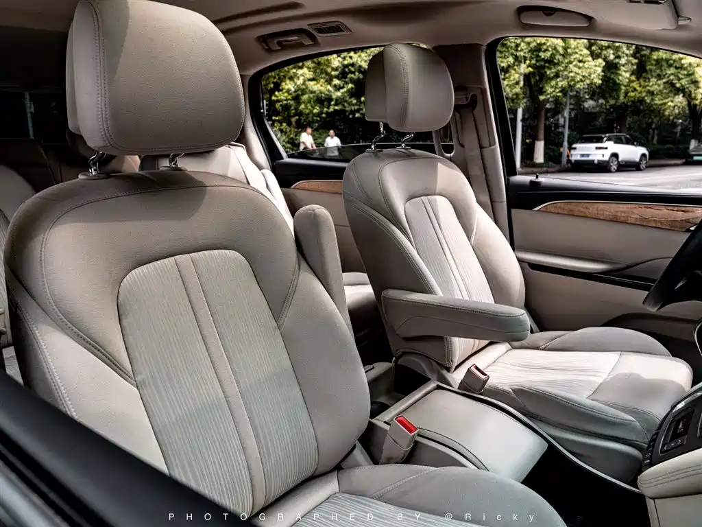 Buick GL8 2018 ES 28T Comfort Type China VI фото 8