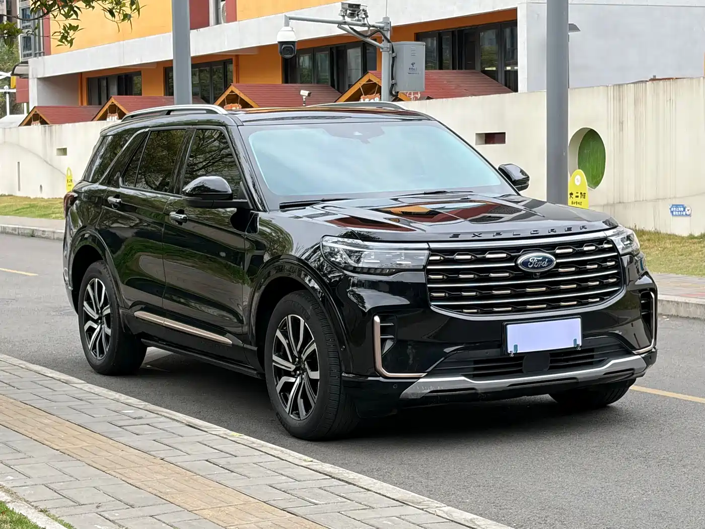 FORD EXPLORER