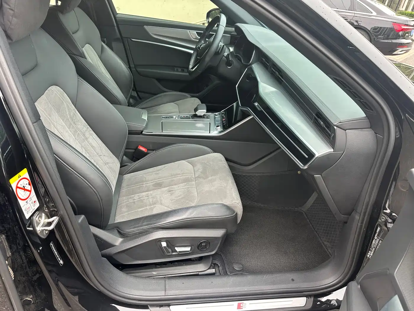 Audi A6L 2025 Model Year Facelift 40 TFSI Luxury Sport фото 6