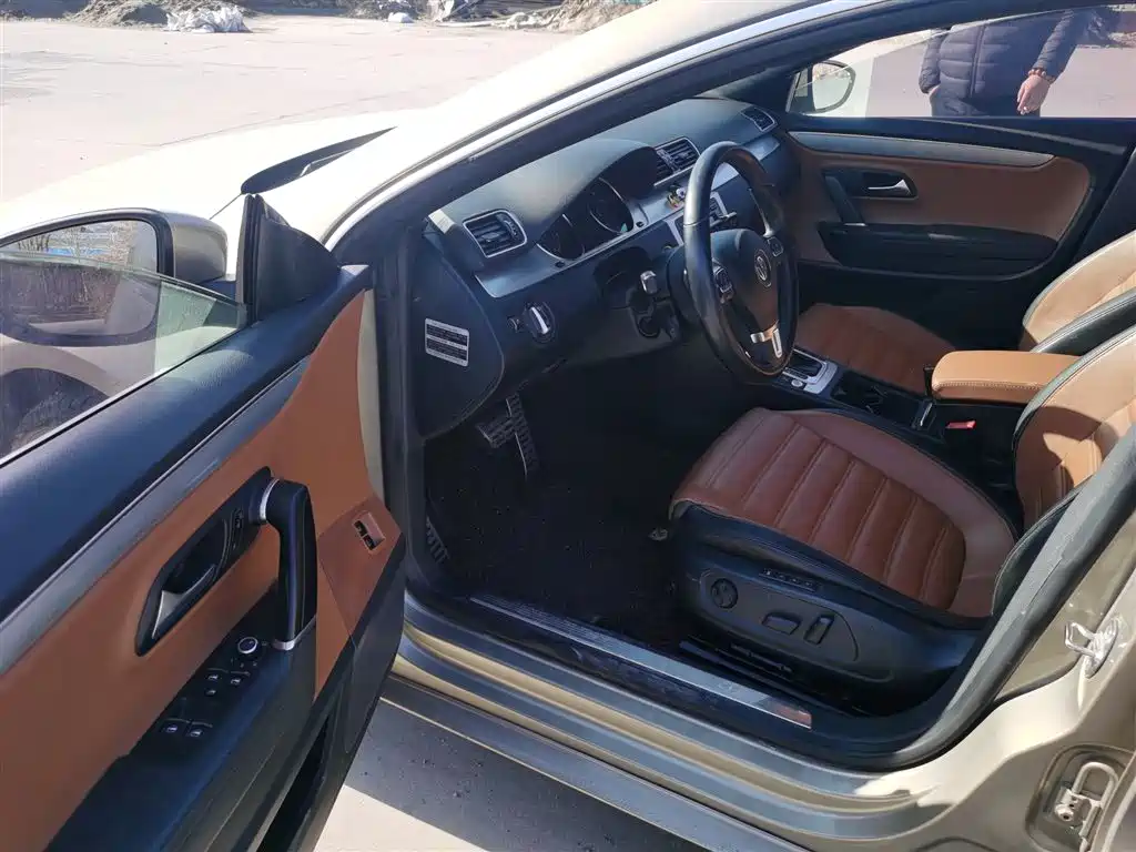 Volkswagen FAW-Volkswagen CC 2016 Model 2.0TSI Luxury фото 14
