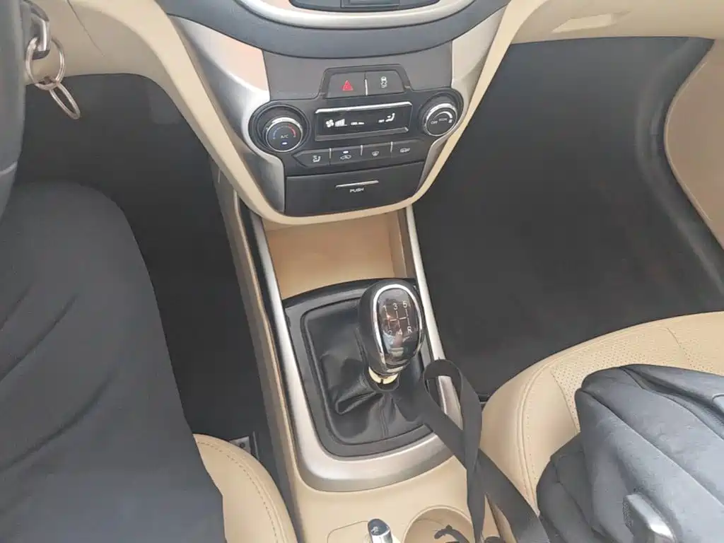 Changan Eado 2015 2015 1.6L Manual Luxury China V