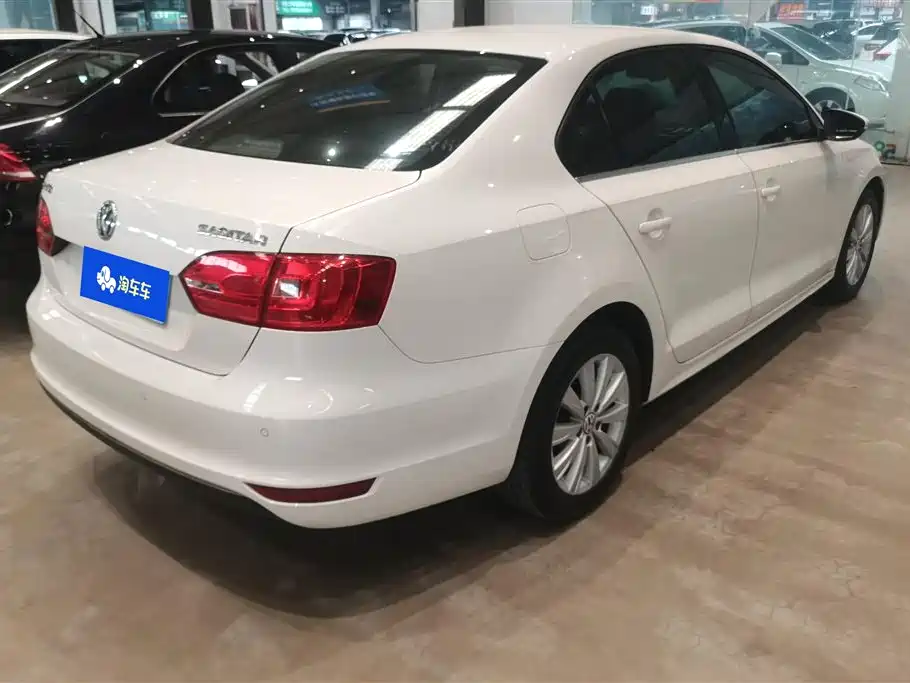 Volkswagen Sagitar 2014 Facelift 1.6L Automatic Comfort фото 3