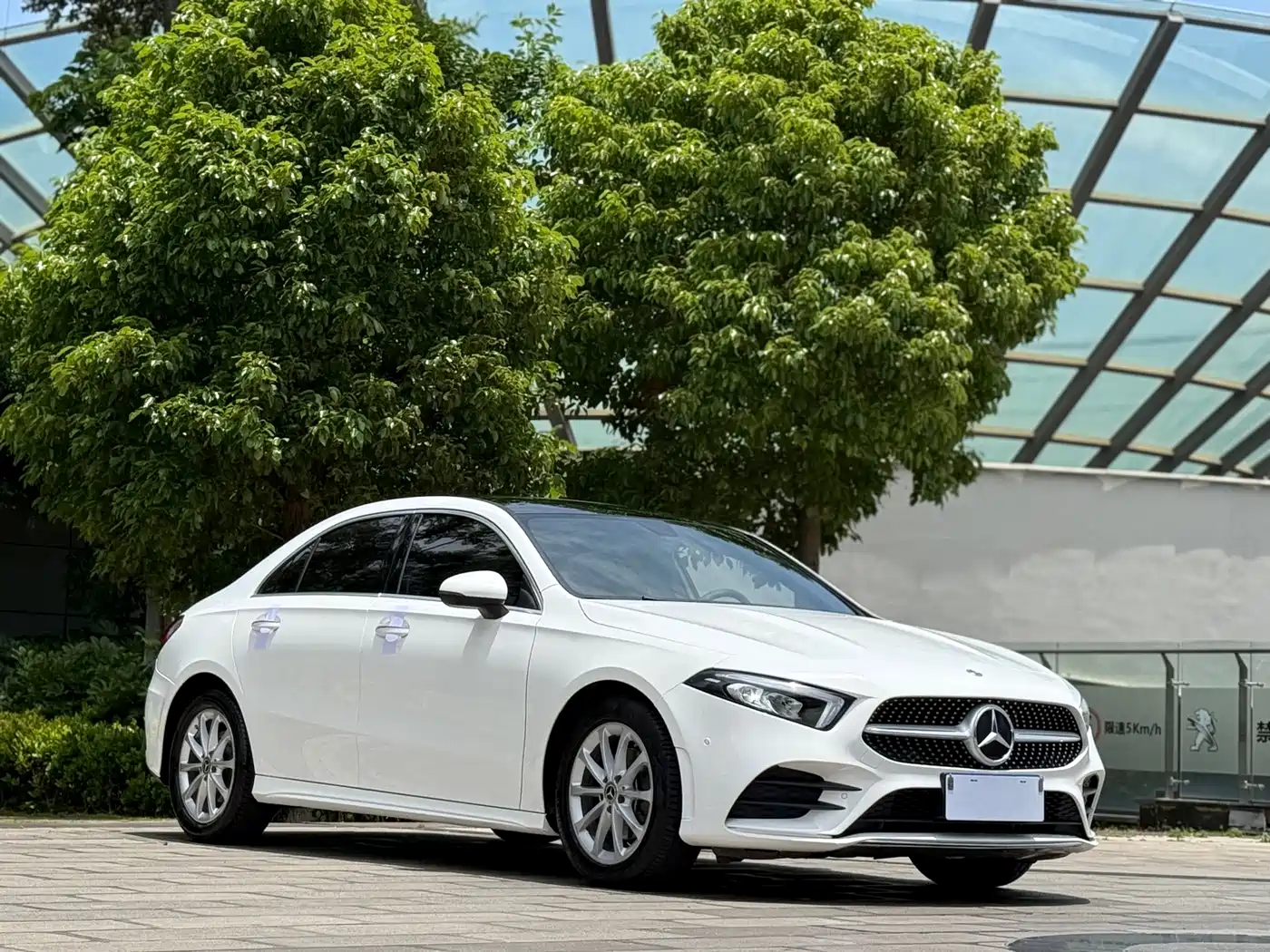 Mercedes-Benz A-Class 2021 A 200 L Sport Sedan Fashion Edition фото 3