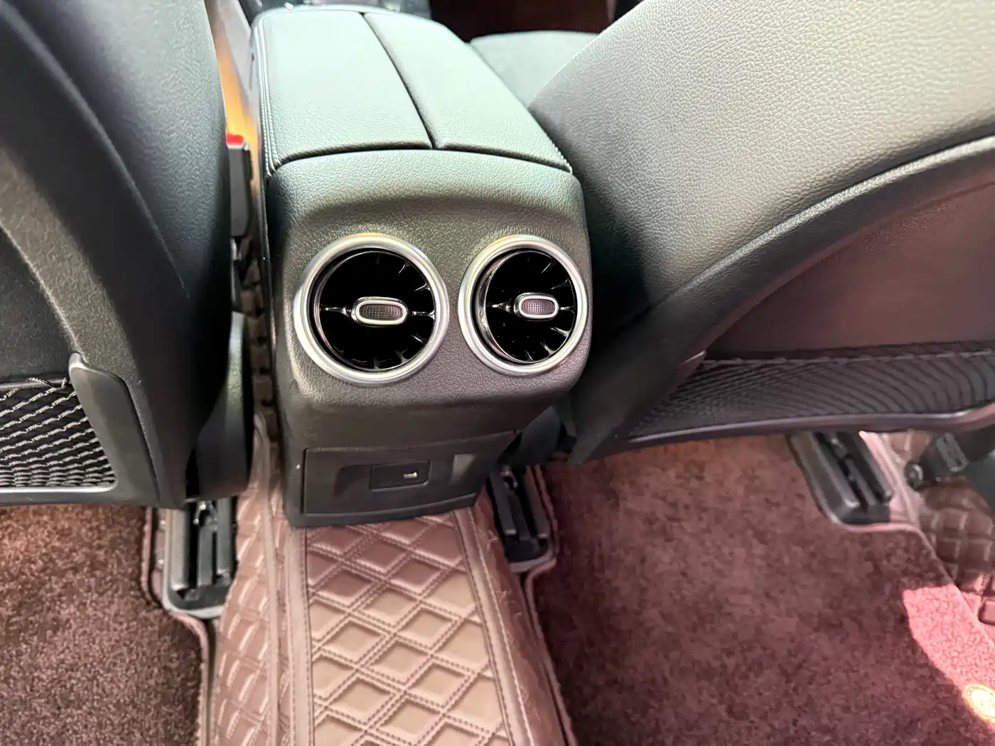 Mercedes-Benz A-Class 2021 A 200 L Sport Sedan Fashion Edition фото 33