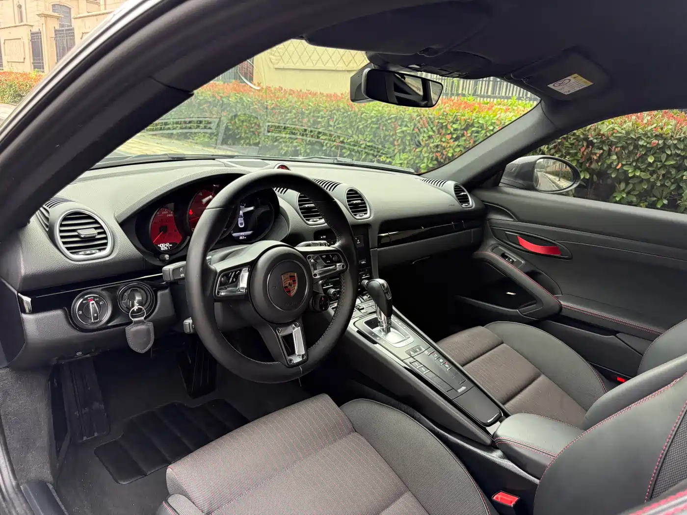 Porsche 718 2019 Cayman T 2.0T фото 9