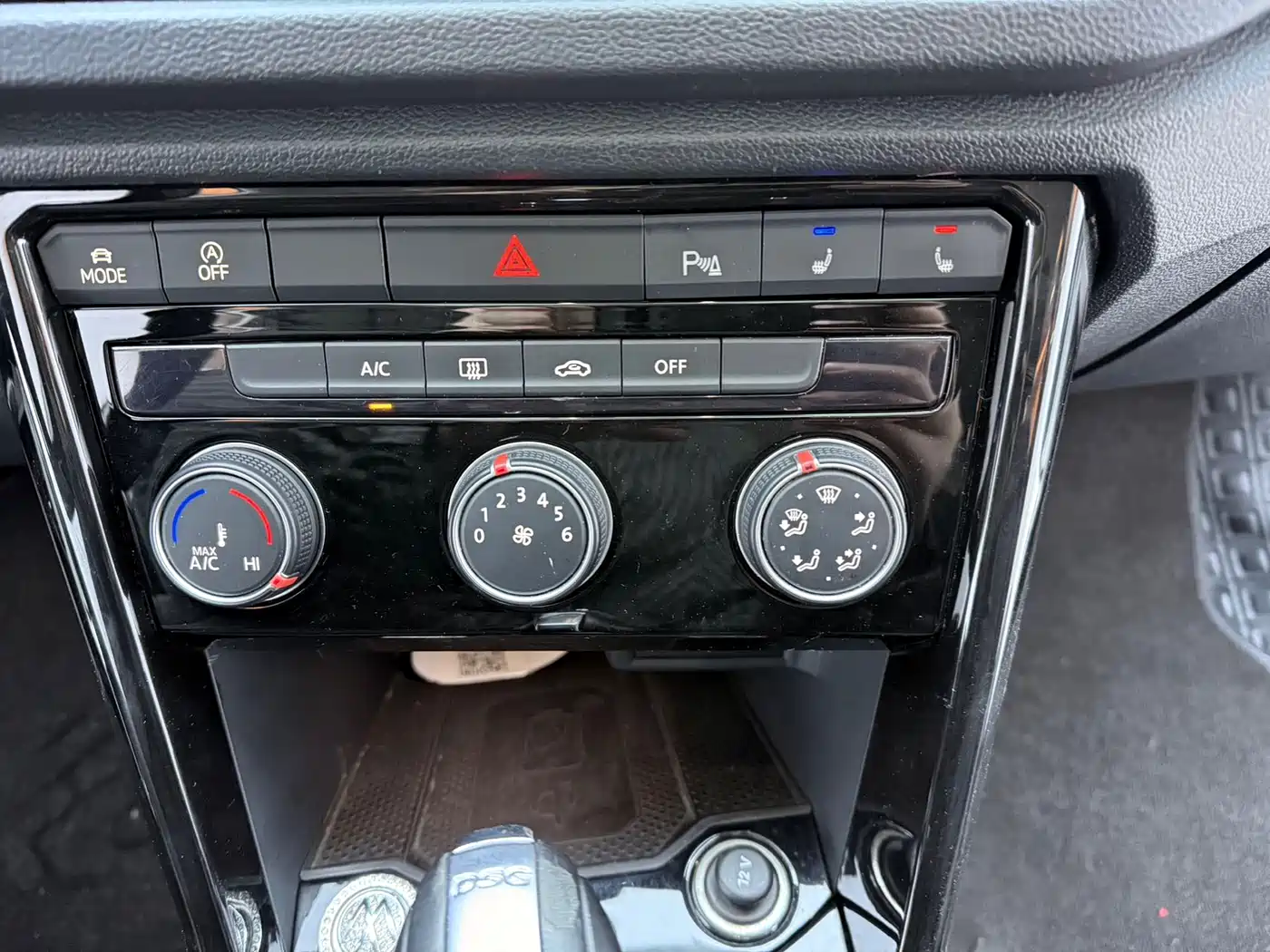 VOLKSWAGEN T ROC EXPLORING SONGS