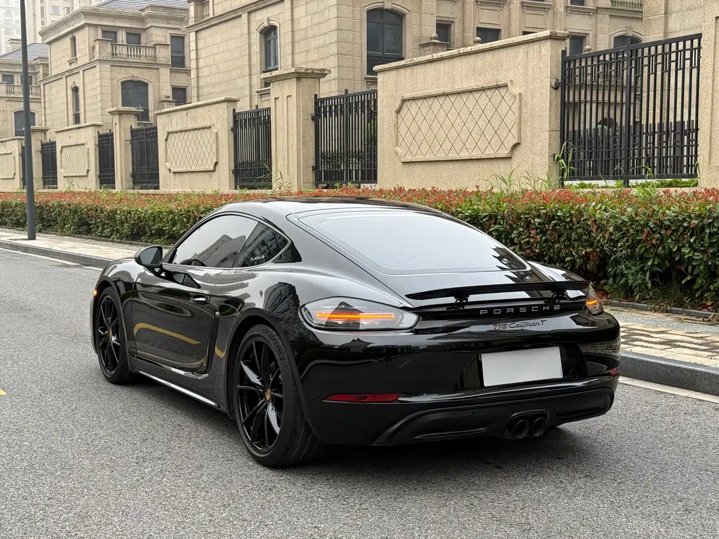 Porsche 718 2019 Cayman T 2.0T фото 7