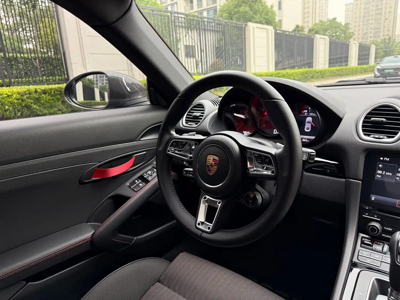 Porsche 718 2019 Cayman T 2.0T фото 12