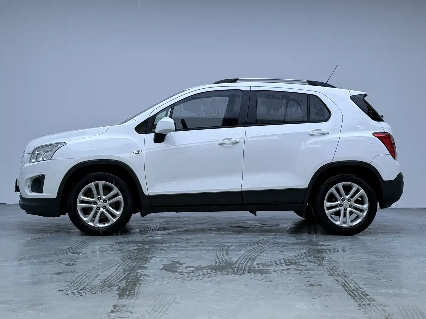 Chevrolet Trax 2016 1.4T Automatic 2WD Comfort Sunroof Edition фото 7
