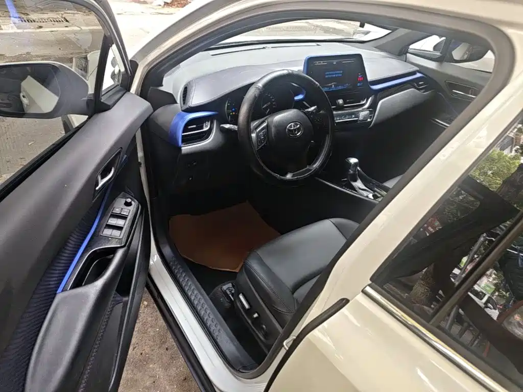 Toyota C-HR 2020 2020 Model 2.0L Leading