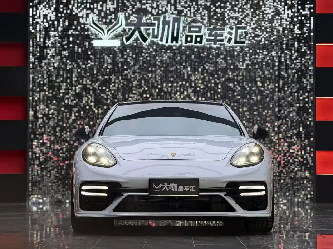 Porsche Panamera 2010 Panamera 3.6L фото 2