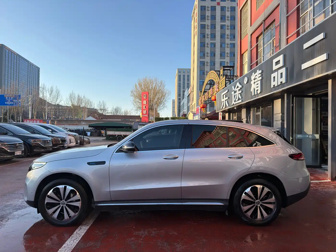 MERCEDES-BENZ EQC