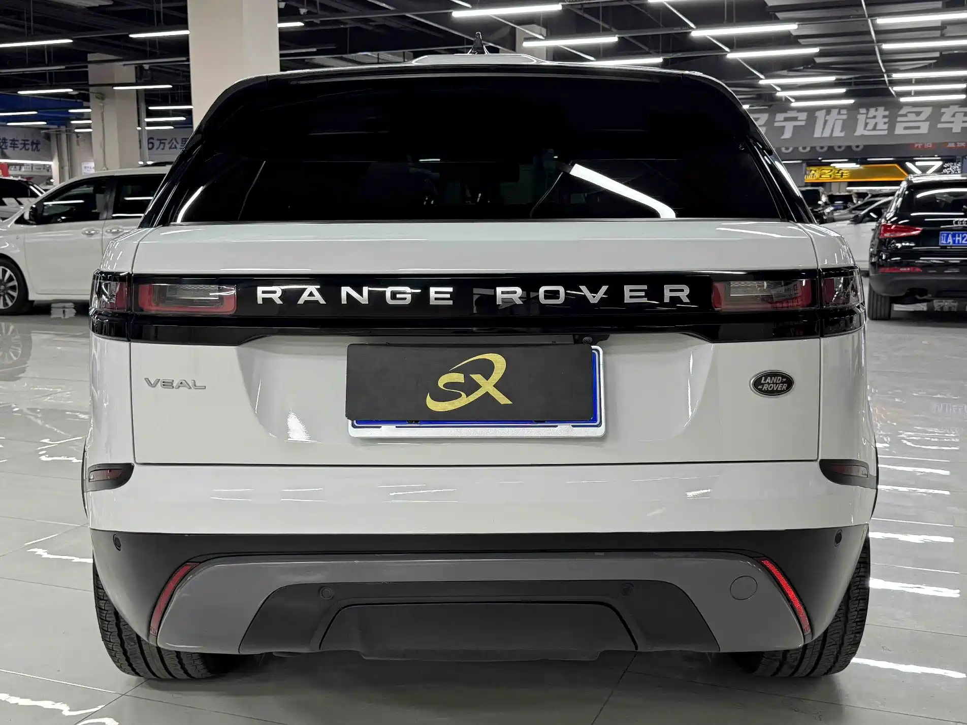 Фото 5 - Land Rover Range Rover Velar