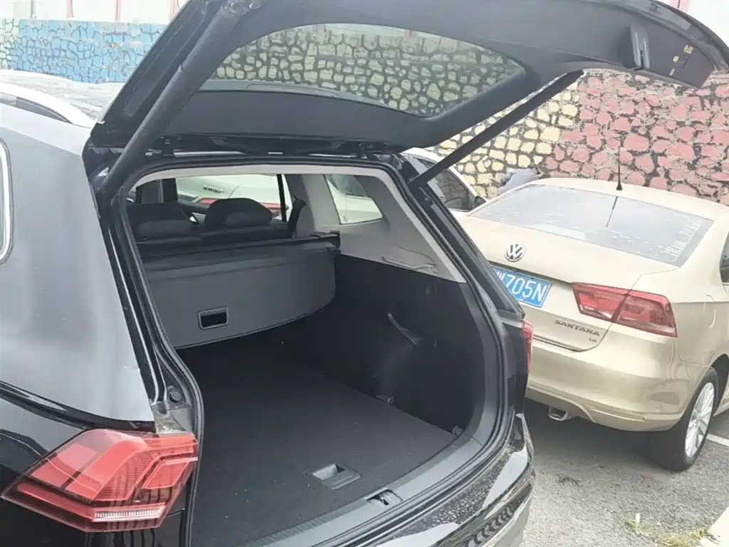 Volkswagen Tiguan L 2019 Facelift 330TSI Auto 2WD Smart Luxury China VI фото 19