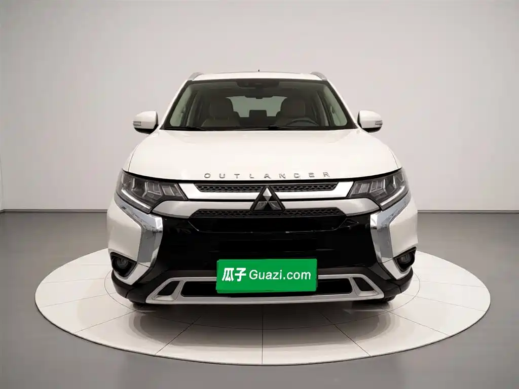 Mitsubishi Outlander 2019 2.4L 4WD Deluxe Edition 5-Seater China VI фото 23
