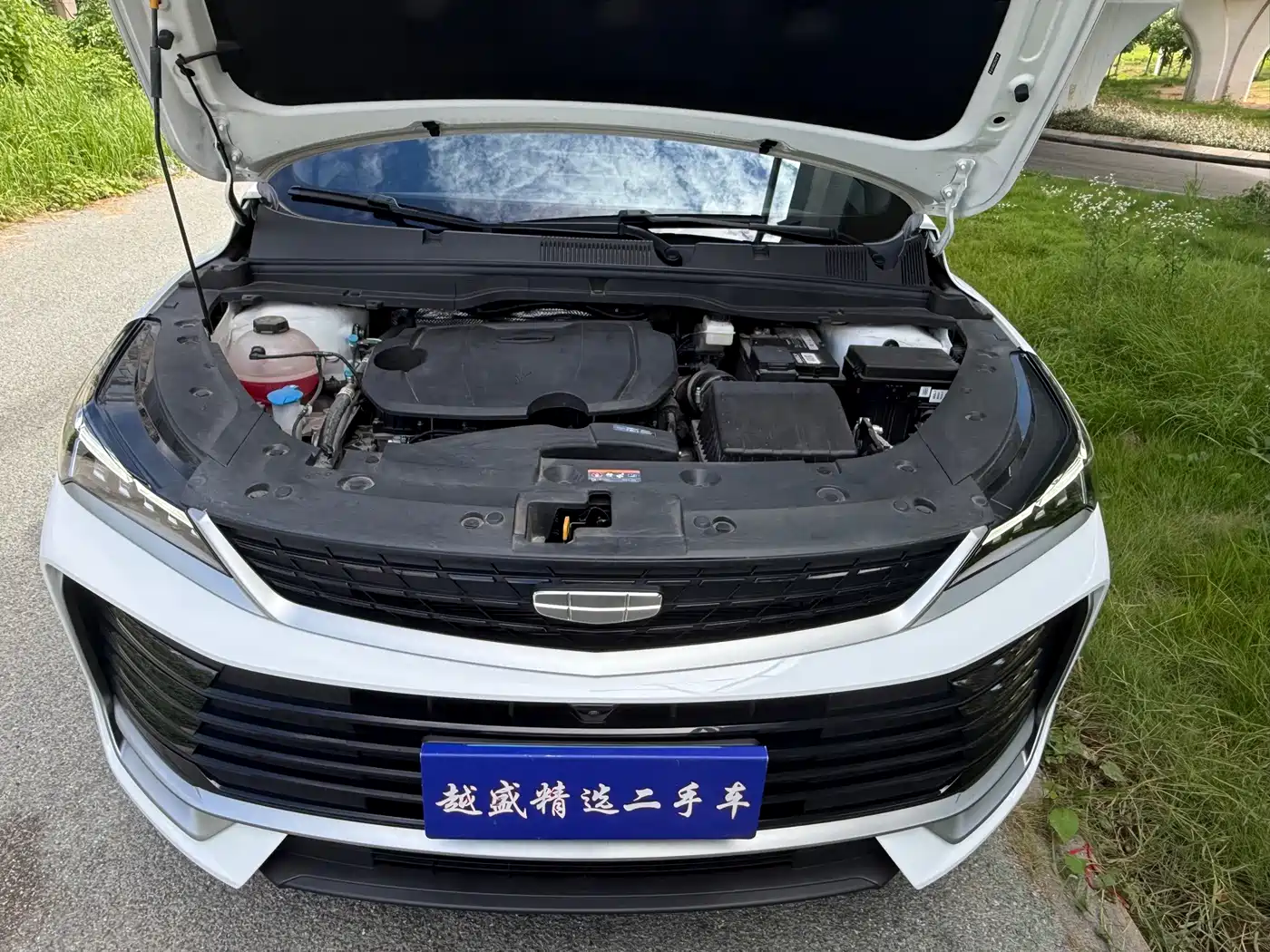 Фото 21 - Geely Binyue