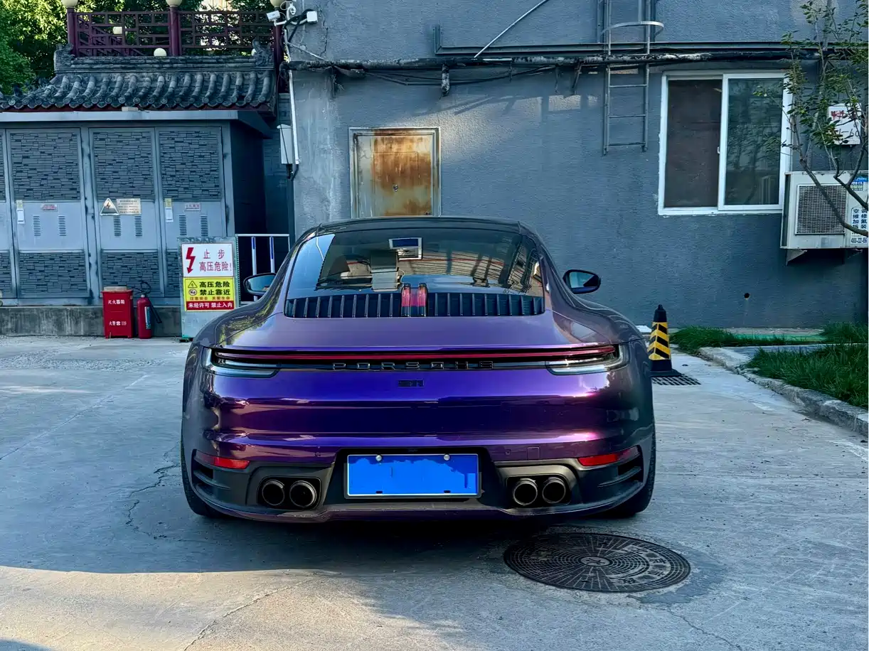 PORSCHE 911