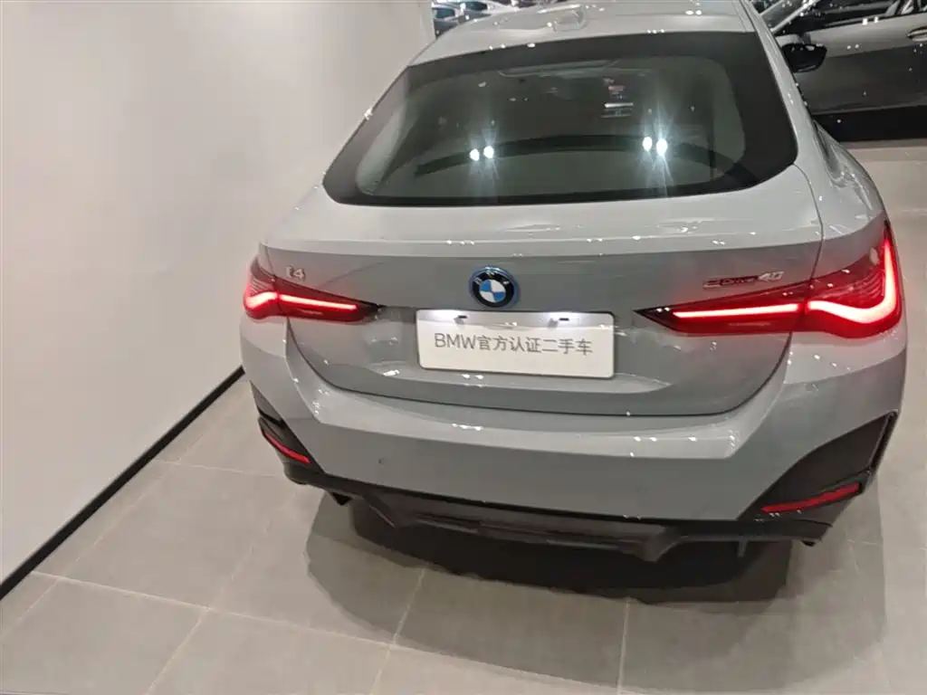 BMW i4 2023 eDrive40 фото 10