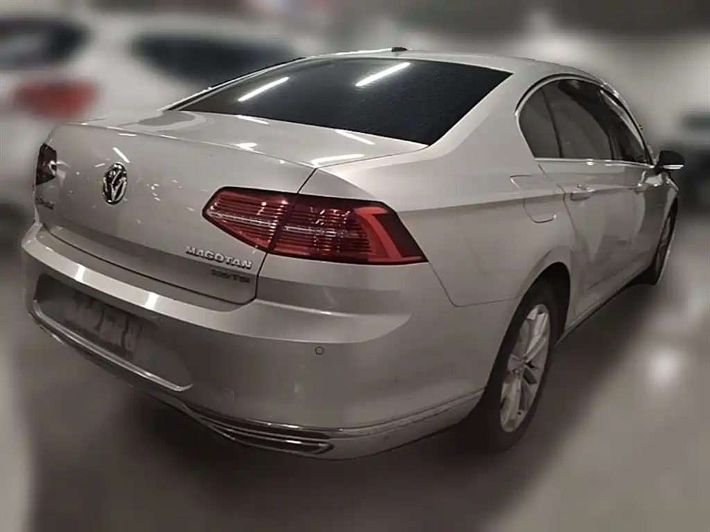 Volkswagen Magotan 2019 330TSI DSG Luxury Class China VI фото 12