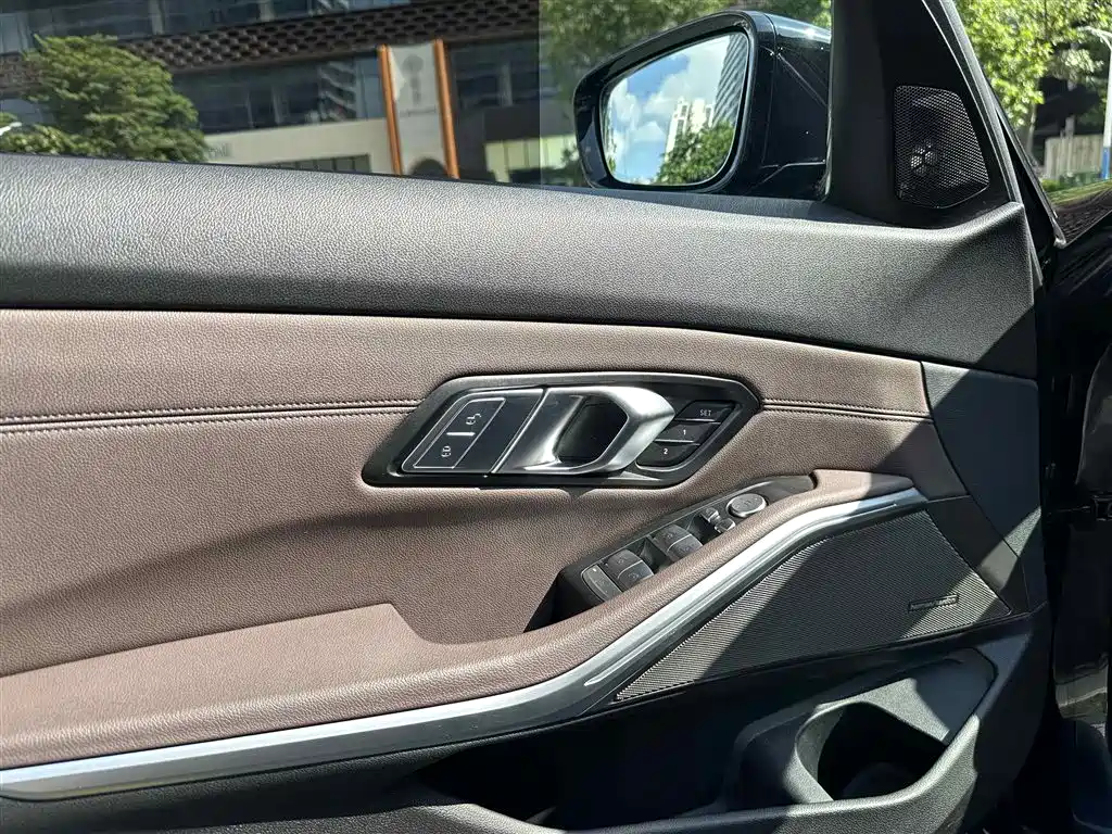 BMW 3 Series 2020 325Li M Sport Black Night Package фото 15