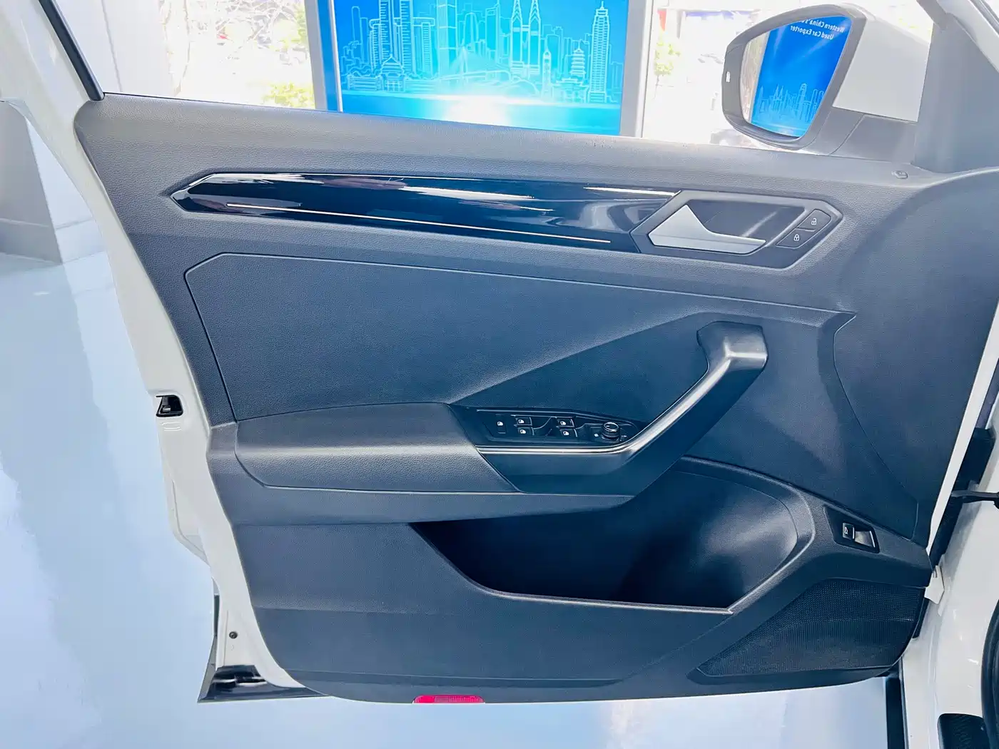 VOLKSWAGEN T ROC EXPLORING SONGS