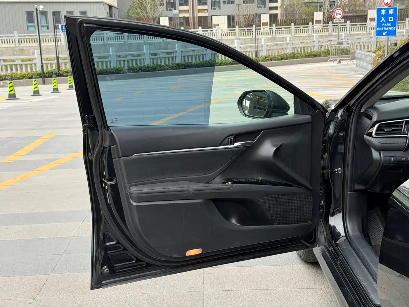 Toyota Camry 2023 2.0GVP Leading Edition фото 15