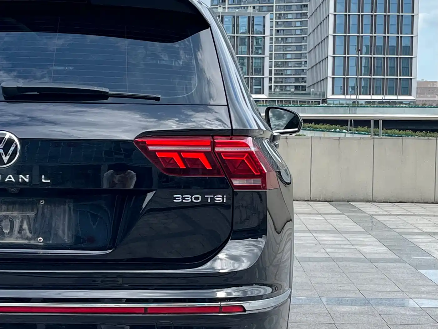 Volkswagen Tiguan L 2023 Facelift 330TSI Auto FWD R-Line Premium фото 6