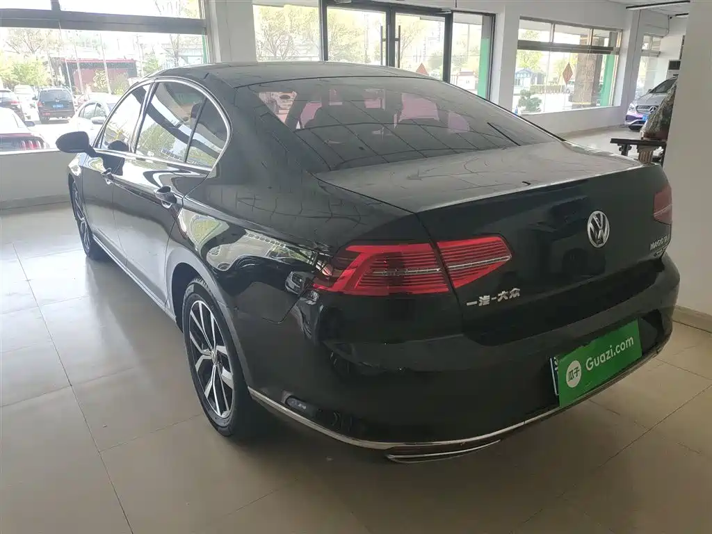 Volkswagen Magotan 2017 330TSI DSG Luxury фото 5