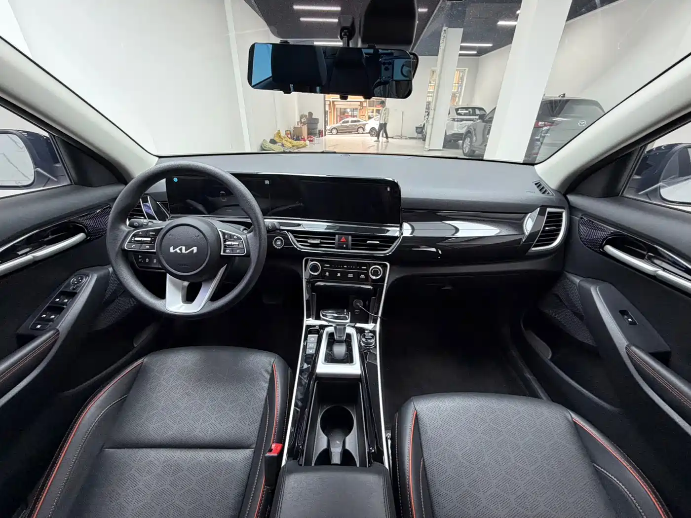 Kia Seltos 2023 1.5L CVT Luxury Edition фото 16
