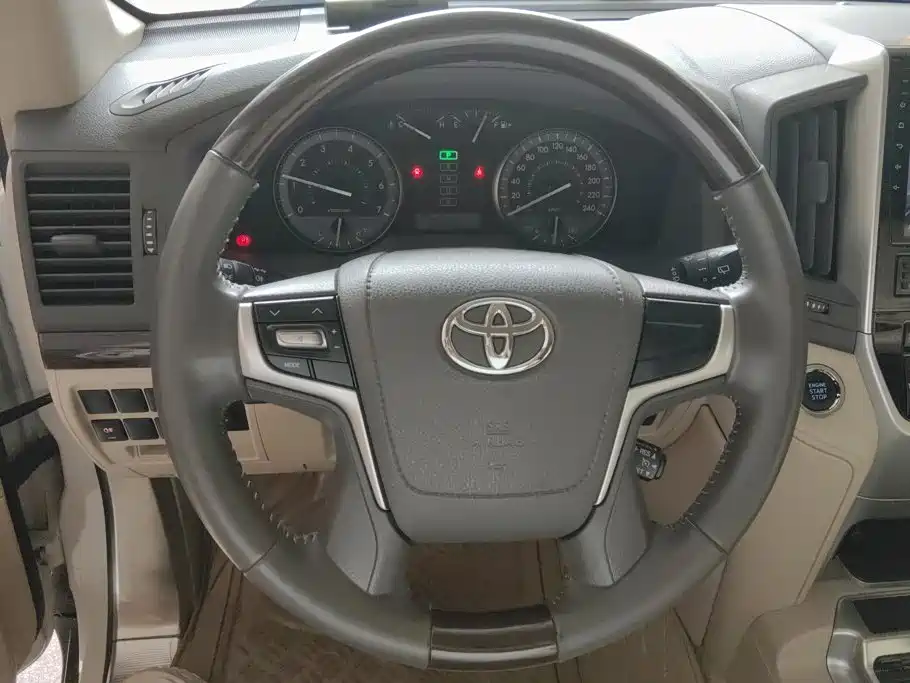 Toyota Land Cruiser (Import) 2019