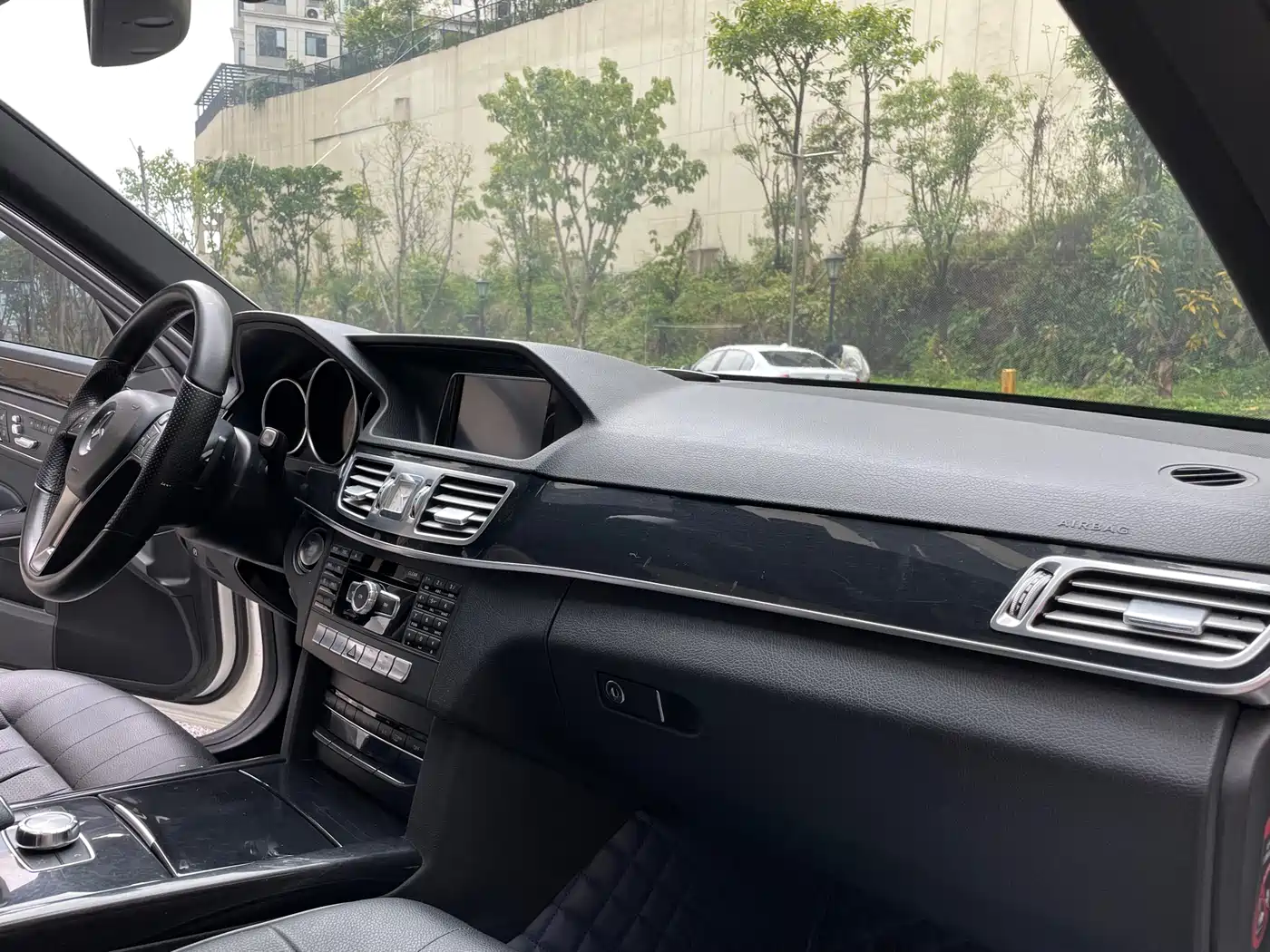 Mercedes-Benz E-Class 2015 E 260 L Sport фото 15