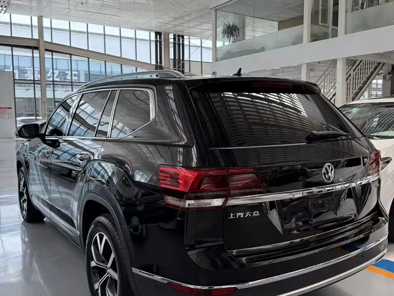 Volkswagen Teramont 2020 380TSI 4WD Luxury China V фото 9