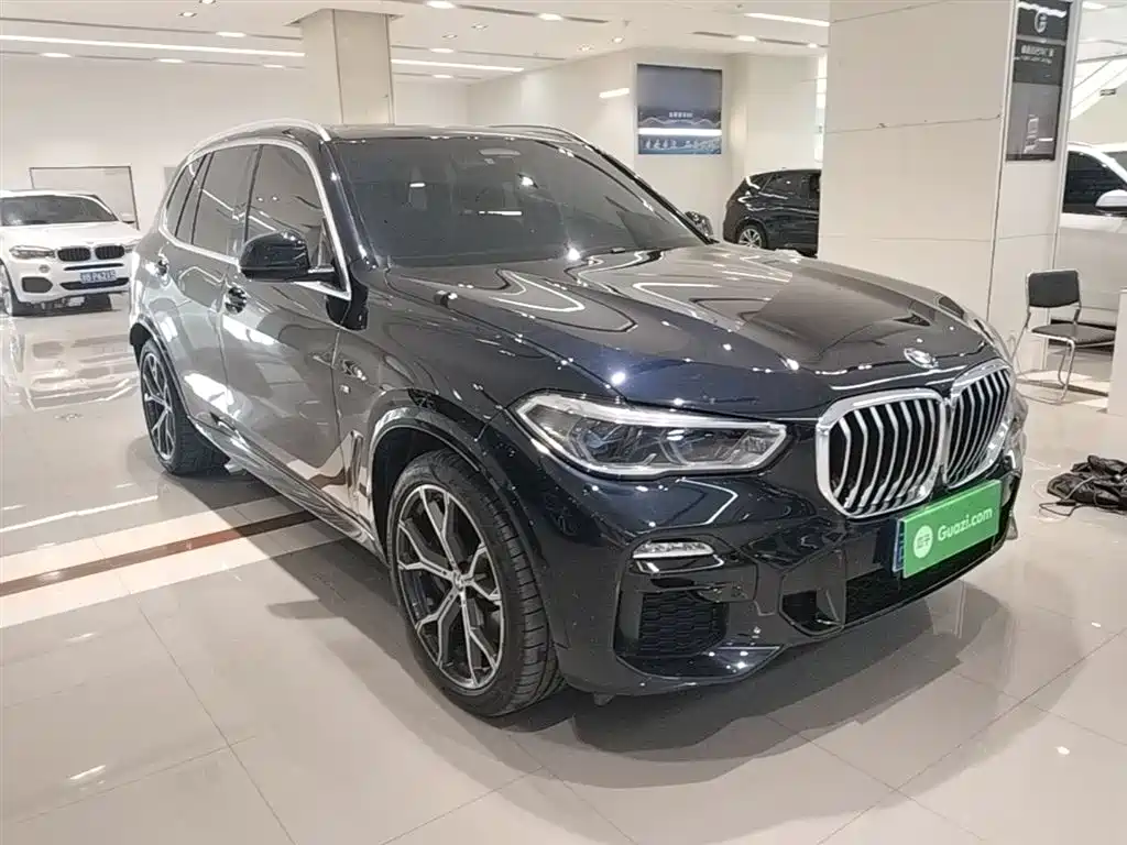 BMW X5 (Import) 2019 xDrive40i Exclusive M Sport Package фото 4