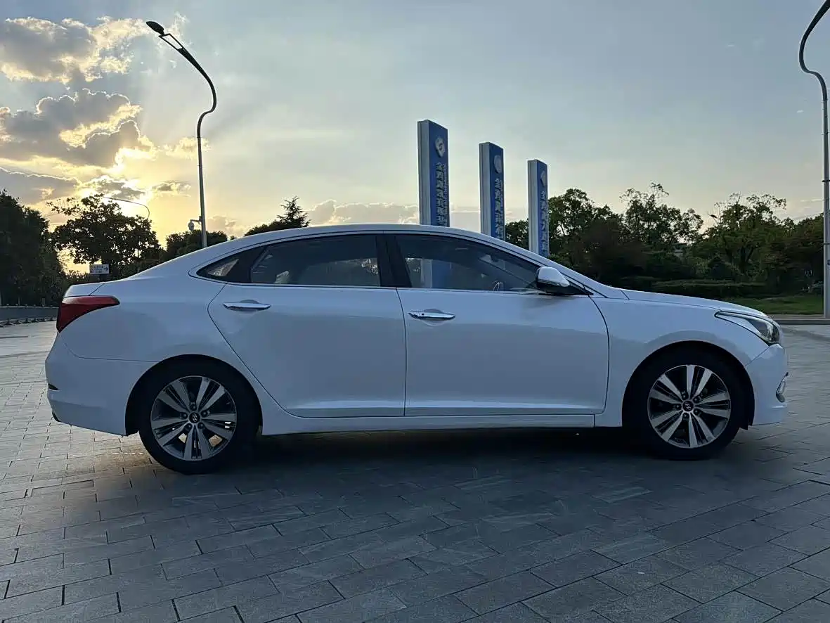 Hyundai Mistra 2016 1.8L Automatic Smart GLS фото 8