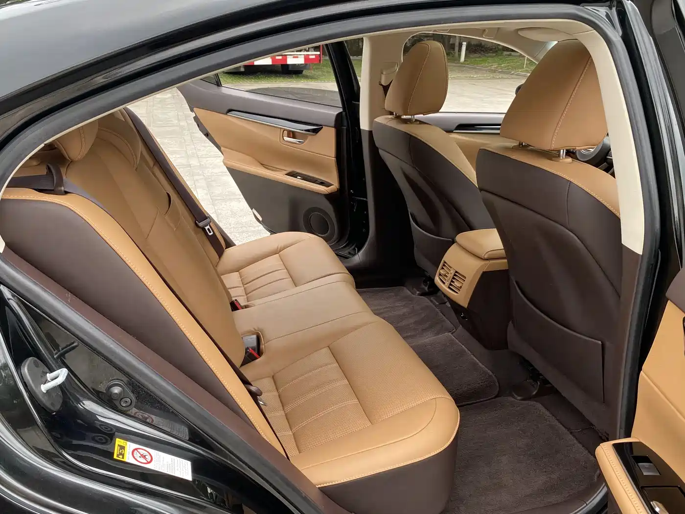 Lexus ES 2015 200 Elite Edition фото 15