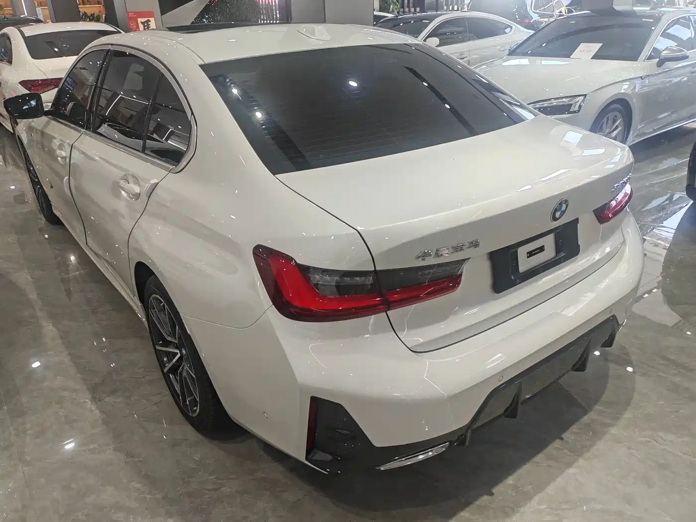 BMW 3 Series 2023 325Li M Sport Package фото 8