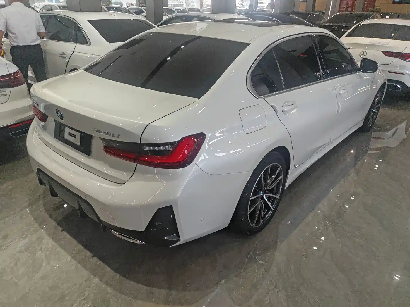 BMW 3 Series 2023 325Li M Sport Package фото 10