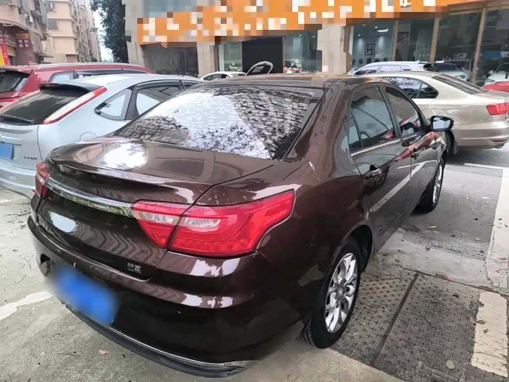 Фото 7 - Geely Vision