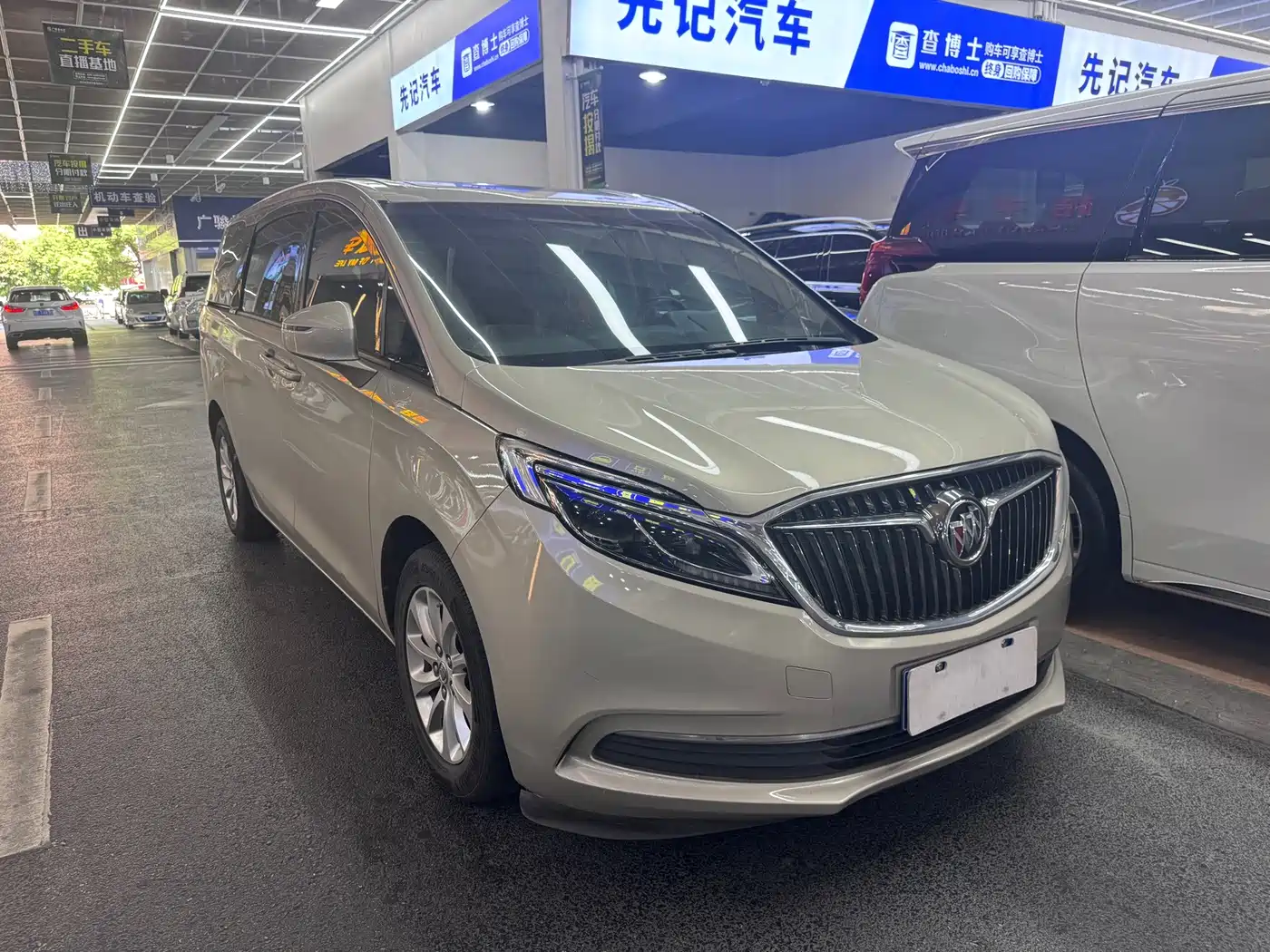 Фото 5 - Buick GL8