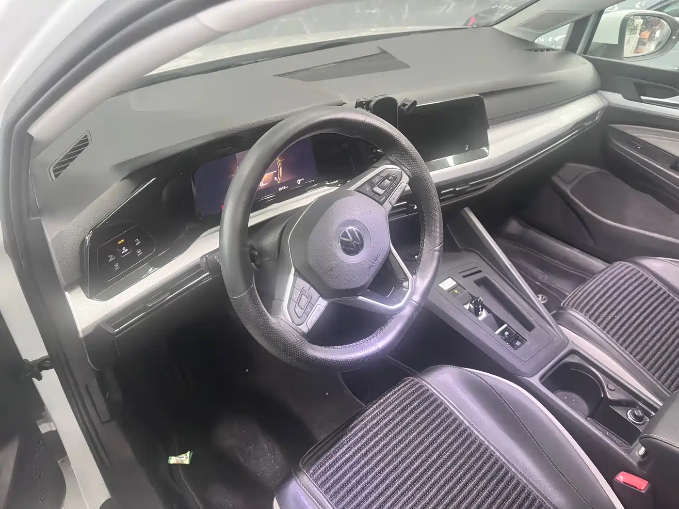 Volkswagen Golf 2023 Facelift 280TSI DSG Pro фото 6