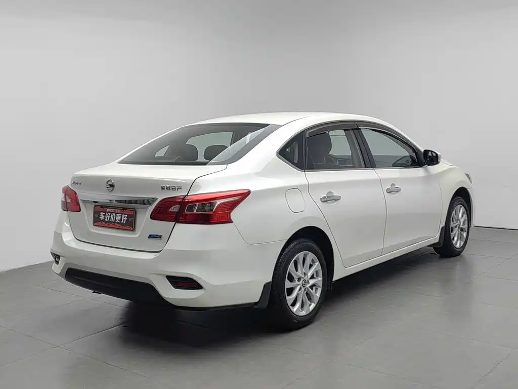 Фото 2 - Nissan Sylphy