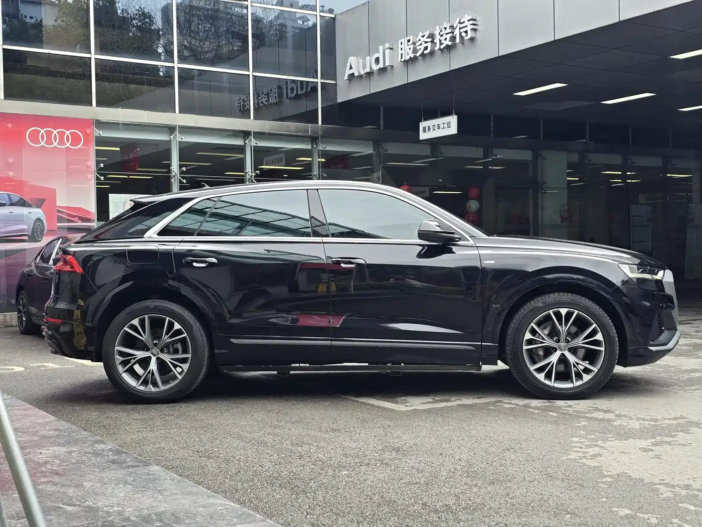 Audi Q8 2019 55 TFSI Luxury Dynamic фото 4