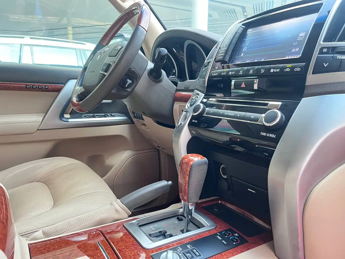 Toyota Land Cruiser 2013 2012 4.6L Automatic VX-R