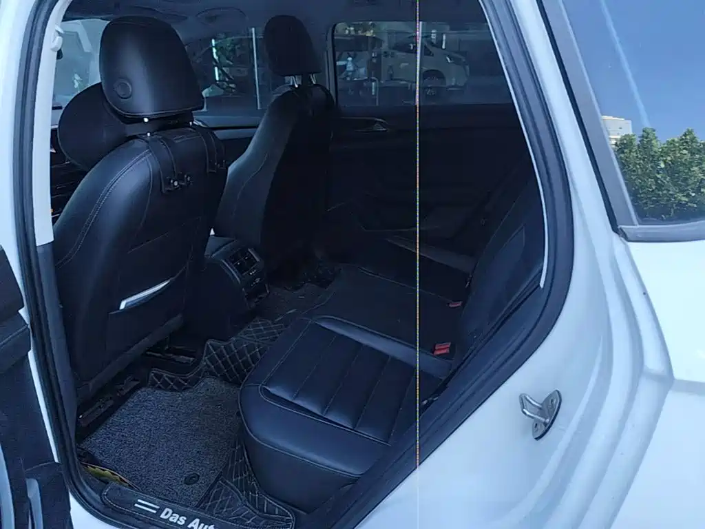 VOLKSWAGEN TUYUE