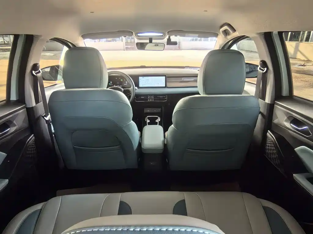 Geely Geometry E Firefly 2023 2024 Model 401km Fluorescent