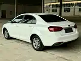 Фото 11 - Geely Emgrand