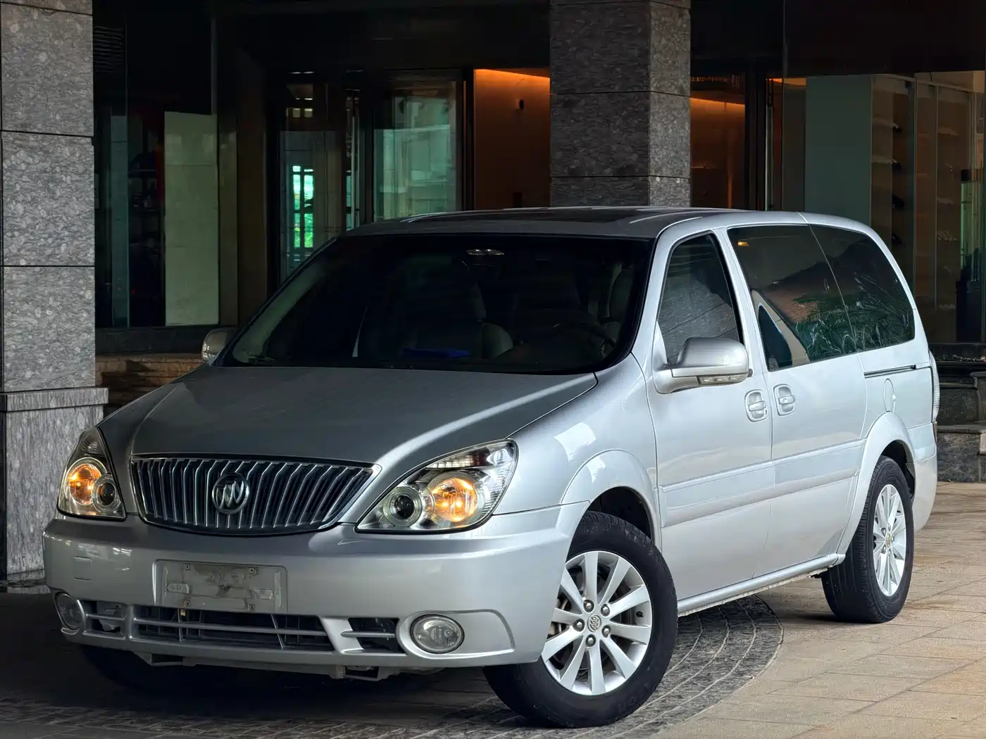 Buick GL8 2011 2.4L LT Luxury Business Executive фото 13